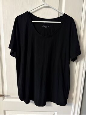 Ava & Viv Black Scoop Neck Short Sleeve Tee